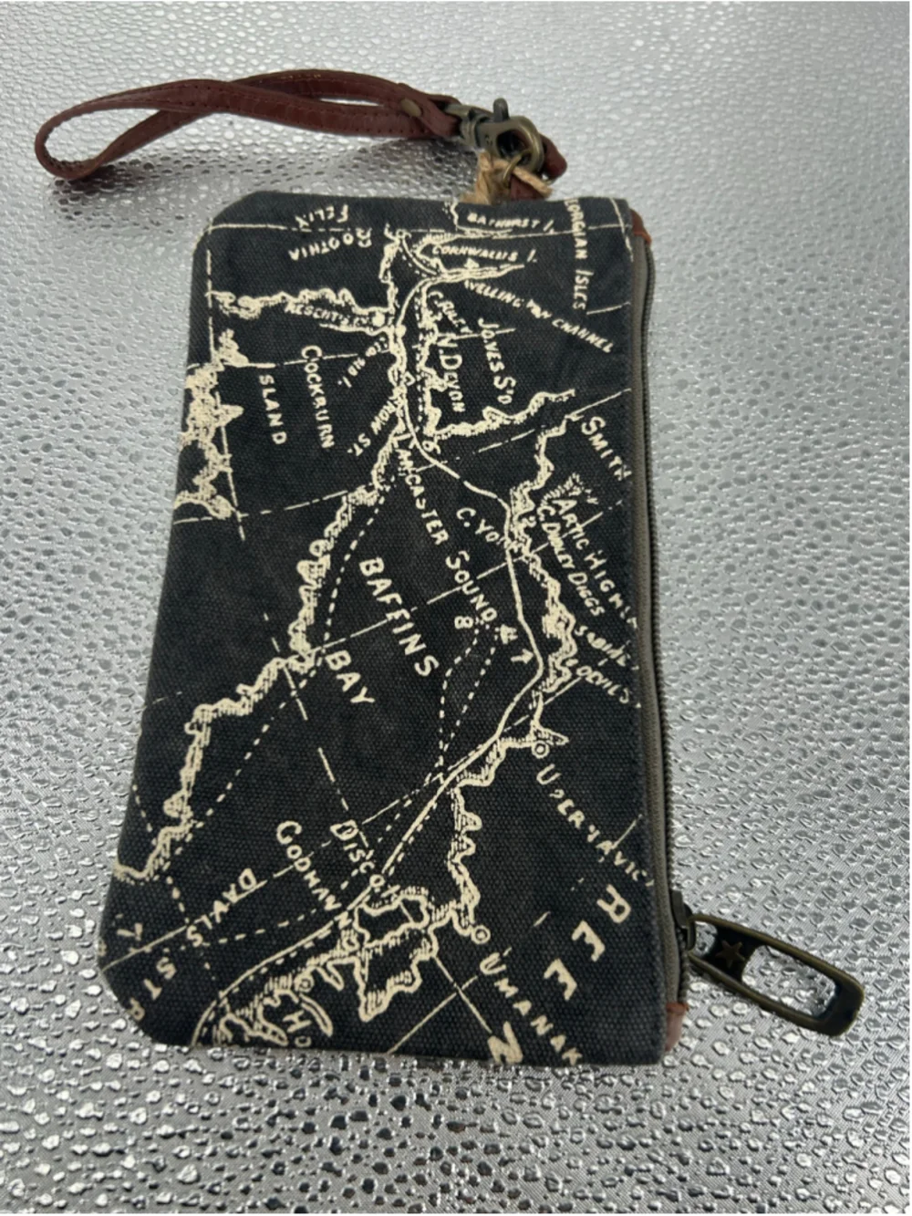 Women's Primitives by Kathy Black Beige Compass Wristlet One Size